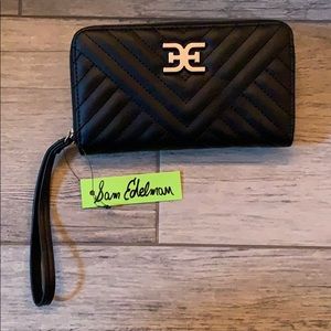 Sam Edelman Quinn tech wallet